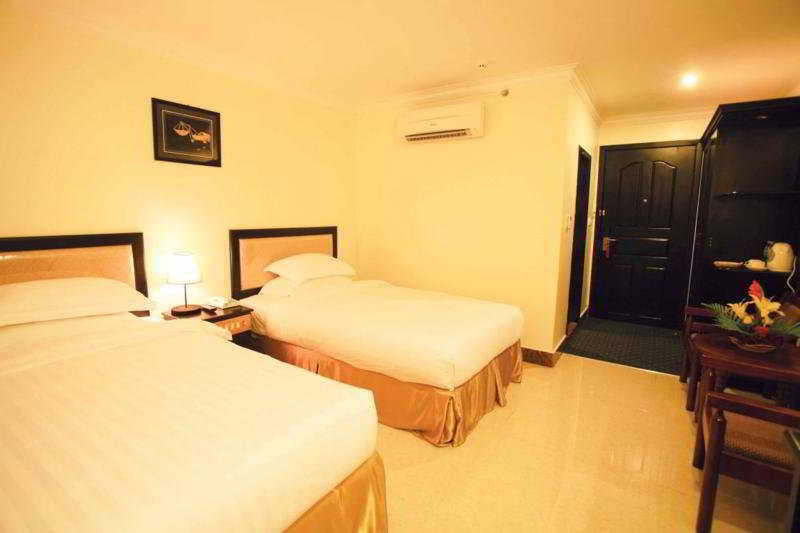 Cardamom Hotel & Apartment Phnom Penh Exterior photo