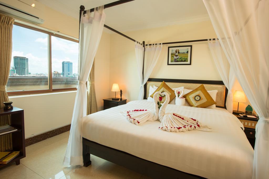 Cardamom Hotel & Apartment Phnom Penh Exterior photo