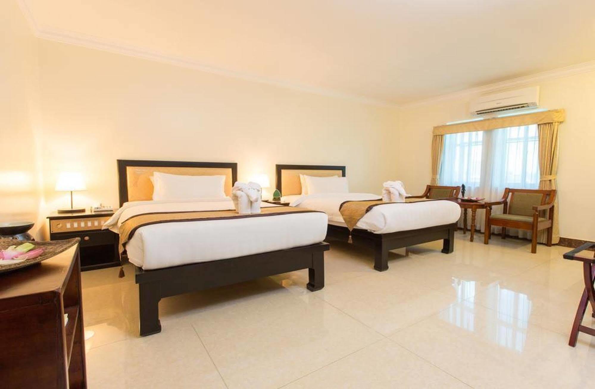 Cardamom Hotel & Apartment Phnom Penh Exterior photo