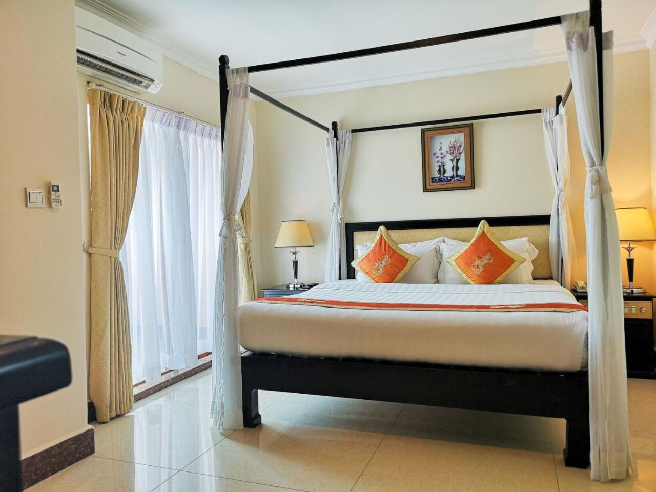 Cardamom Hotel & Apartment Phnom Penh Exterior photo