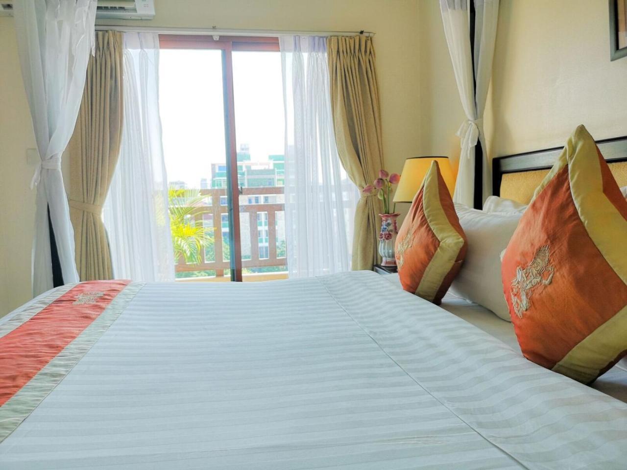 Cardamom Hotel & Apartment Phnom Penh Exterior photo