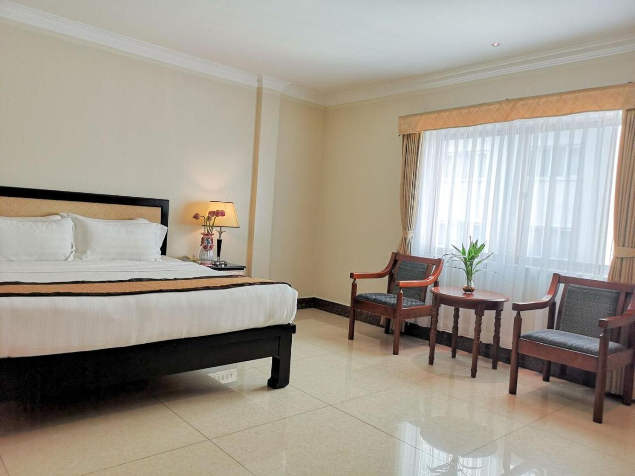 Cardamom Hotel & Apartment Phnom Penh Exterior photo