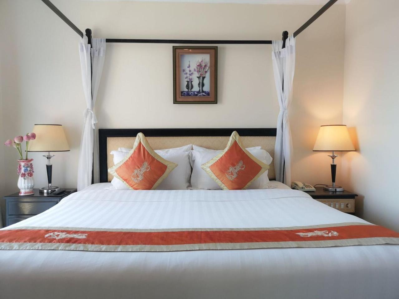 Cardamom Hotel & Apartment Phnom Penh Exterior photo