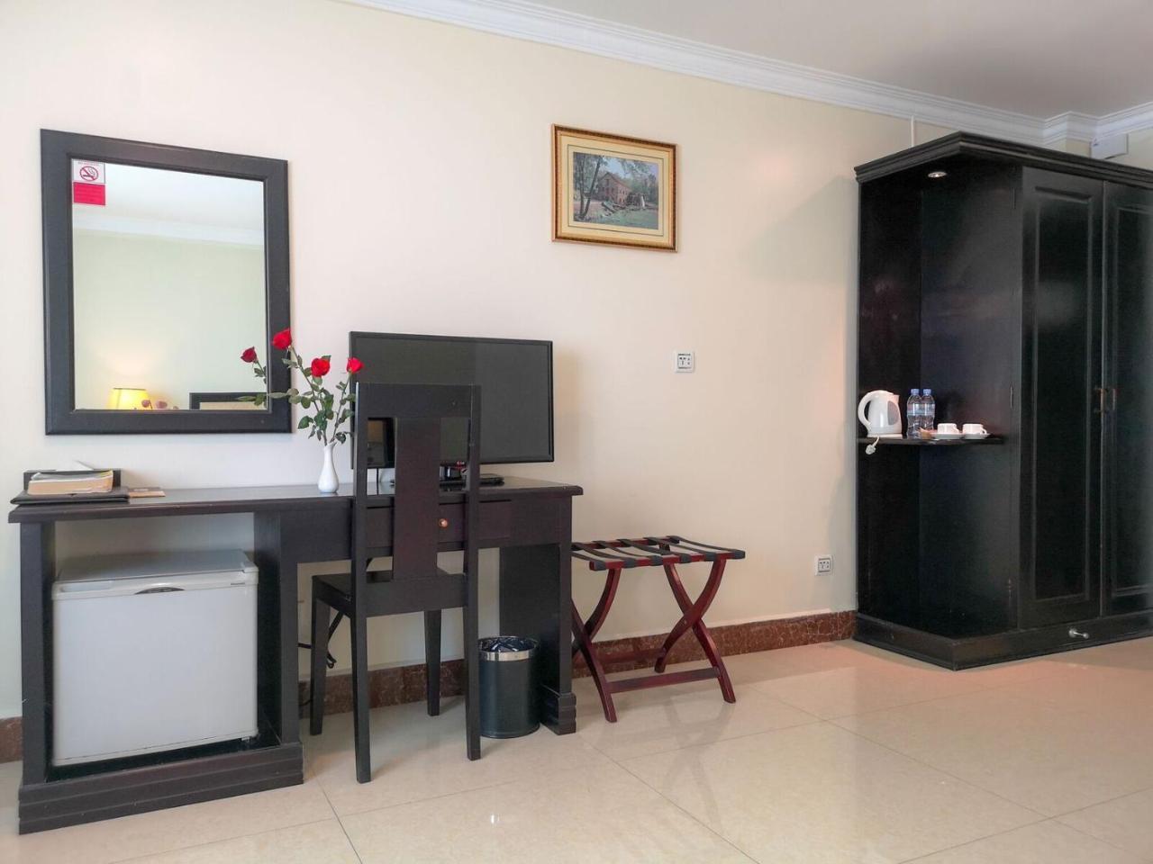 Cardamom Hotel & Apartment Phnom Penh Exterior photo
