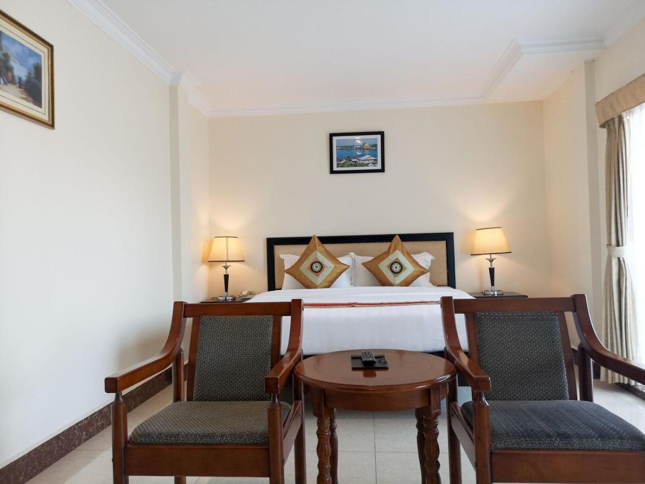 Cardamom Hotel & Apartment Phnom Penh Exterior photo